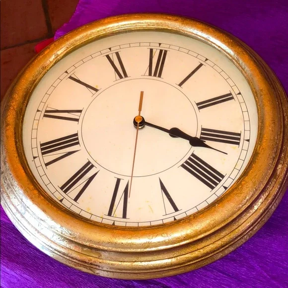 Clock - Picture 1 of 4